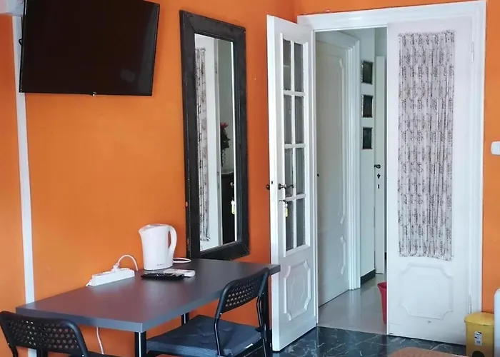 Brignole - Celine Janov